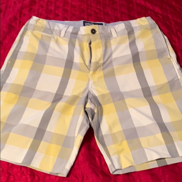 American Eagle Outfitters Other - Men’s yellow and grey plaid AE SHORTS